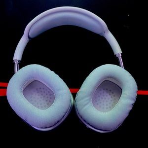 does not come with charging port it takes android!!!!